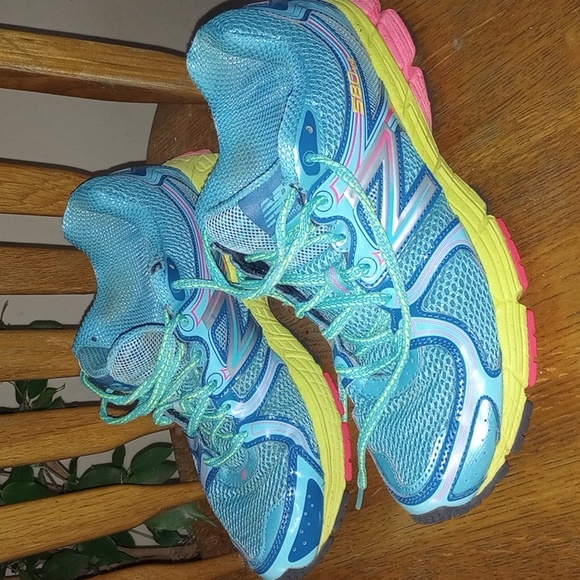 NB 580 V4 shoes- size 8.5 - Picture 2 of 6